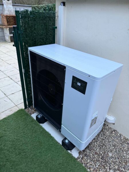 Pompe à chaleur Mistubishi Electric air-eau installée par Lorraine Chauffage en Moselle